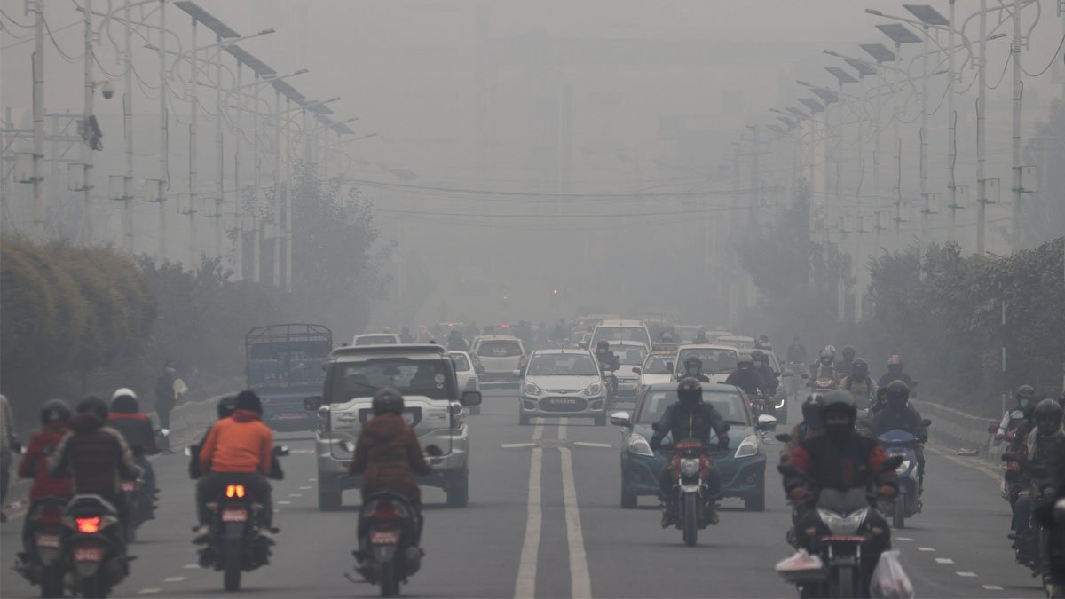 वायु प्रदूषणको मुख्य कारण गाडीले फ्याक्ने धुवाँ